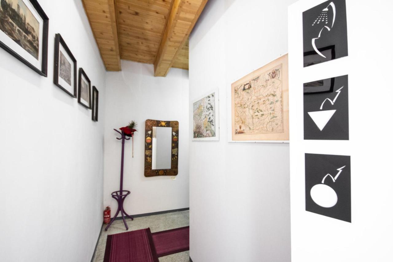 3 Bros' Hostel Cieszyn 치에신 외부 사진