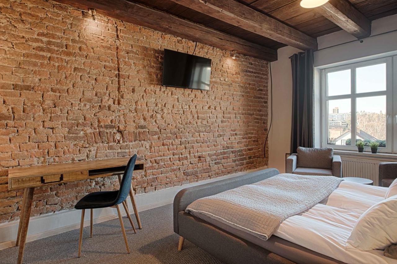 3 Bros' Hostel Cieszyn 치에신 외부 사진