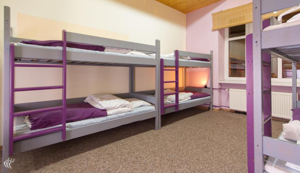 3 Bros' Hostel Cieszyn 치에신 객실 사진