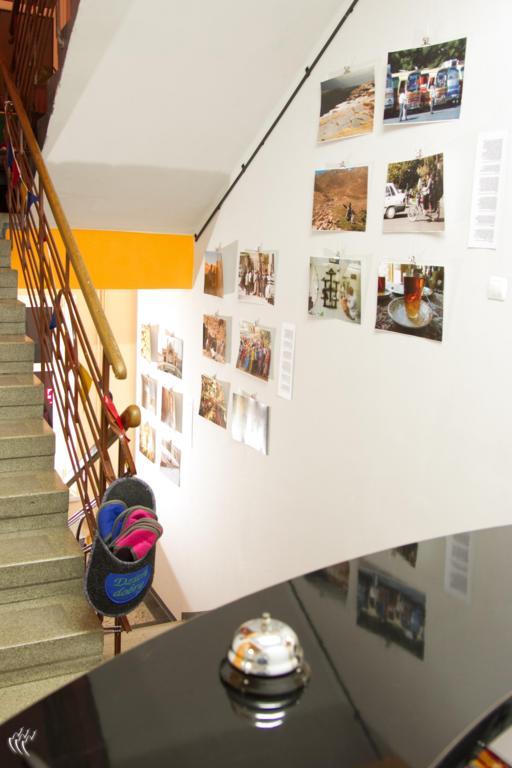 3 Bros' Hostel Cieszyn 치에신 외부 사진