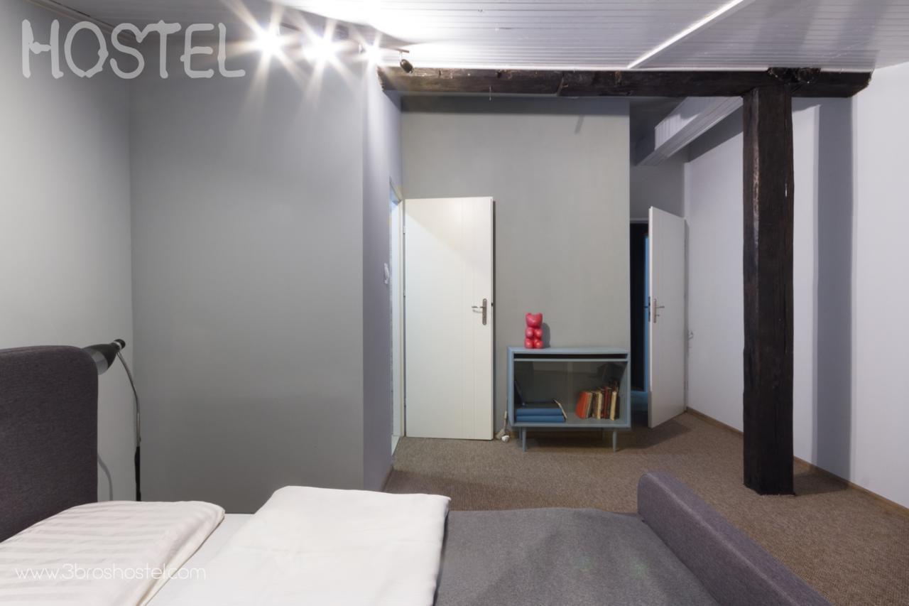 3 Bros' Hostel Cieszyn 치에신 외부 사진