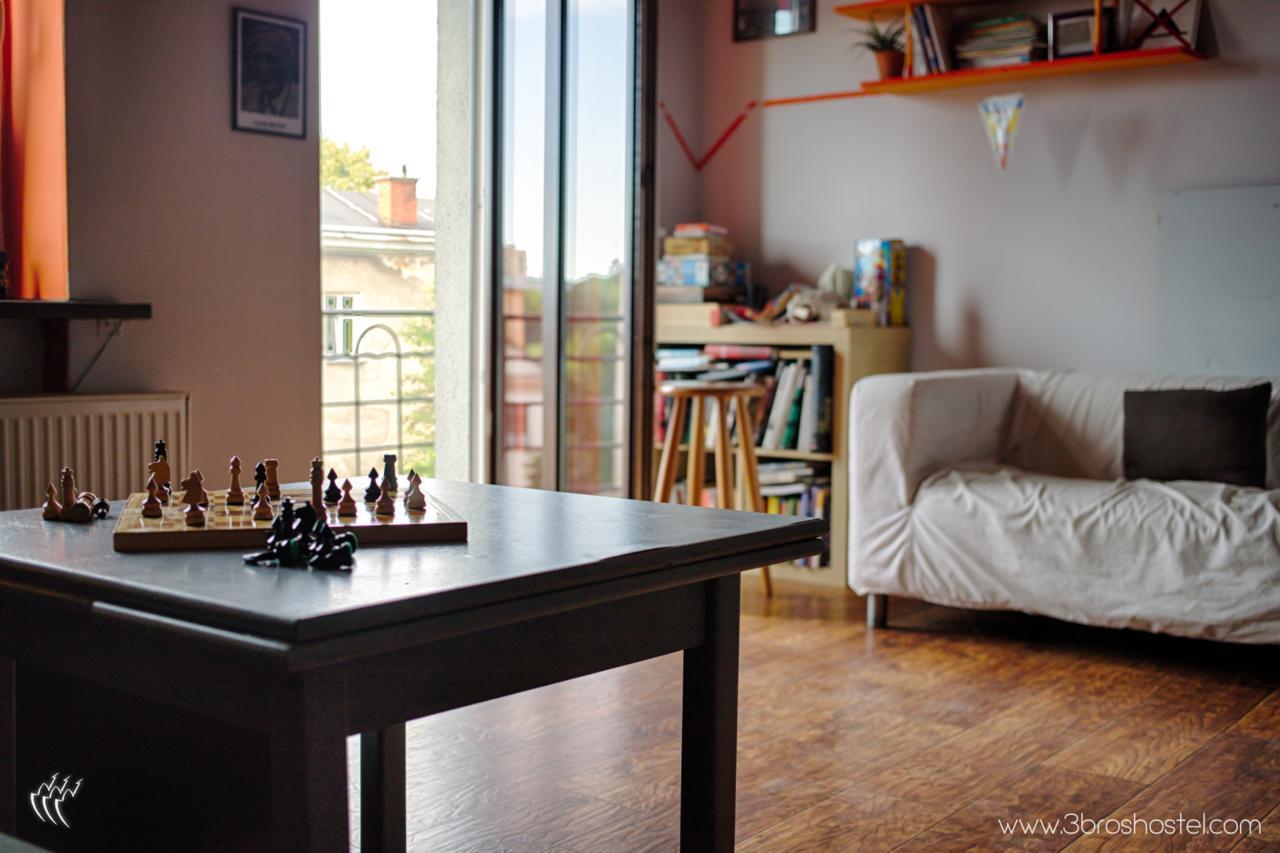 3 Bros' Hostel Cieszyn 치에신 외부 사진