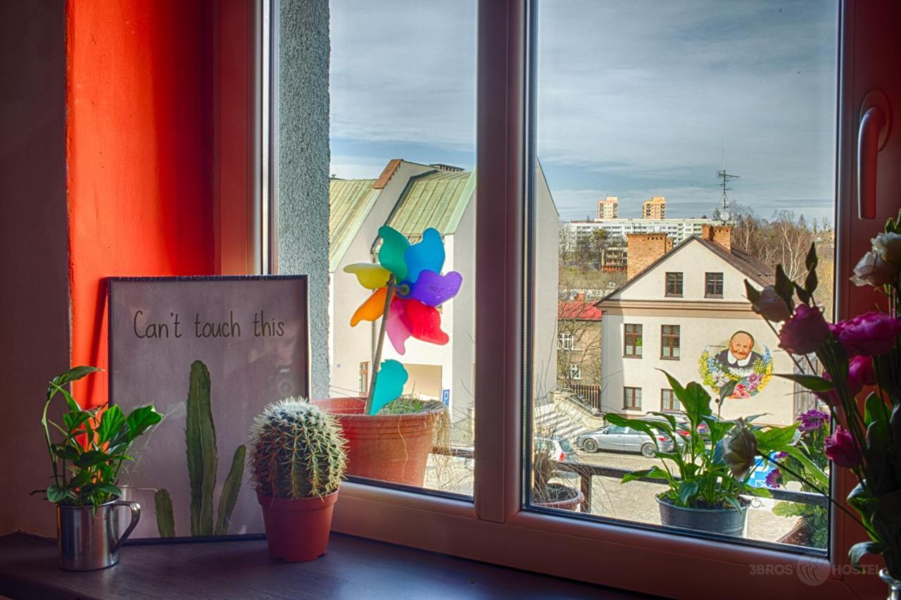 3 Bros' Hostel Cieszyn 치에신 외부 사진